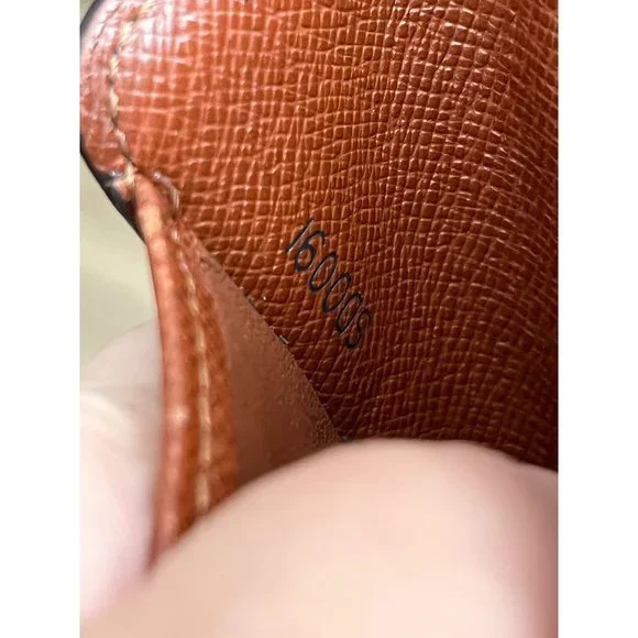 LV Louis Vuitton Bi Fold Monogram Compact Snap Wallet Unisex - Picture 14 of 14